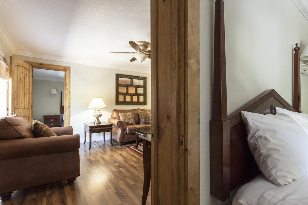 Four Seasons Motor Lodge 蓋特林堡 客房 照片