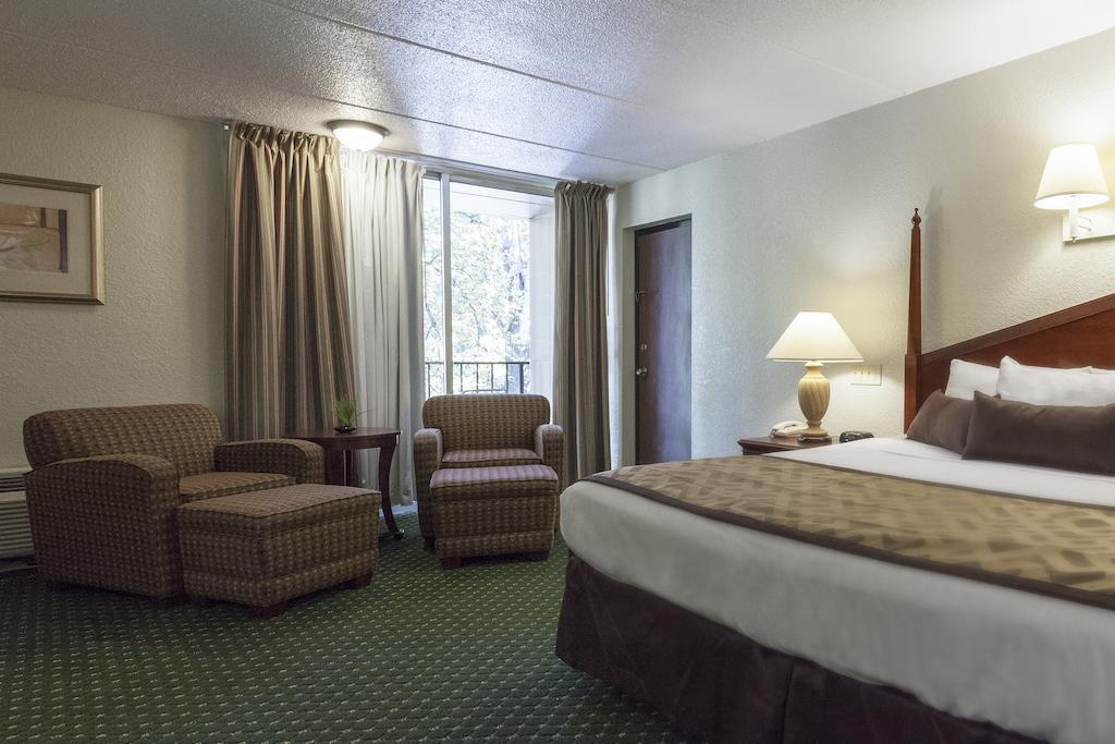 Four Seasons Motor Lodge 蓋特林堡 外观 照片